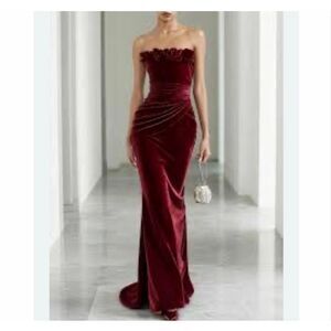 NWT FEHAUTE Maxi Gown Dress 6 Wine Red Velvet 3D Floral Strapless Sheath Ruched